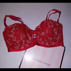 Brand new 32DD red eyelet lace bra